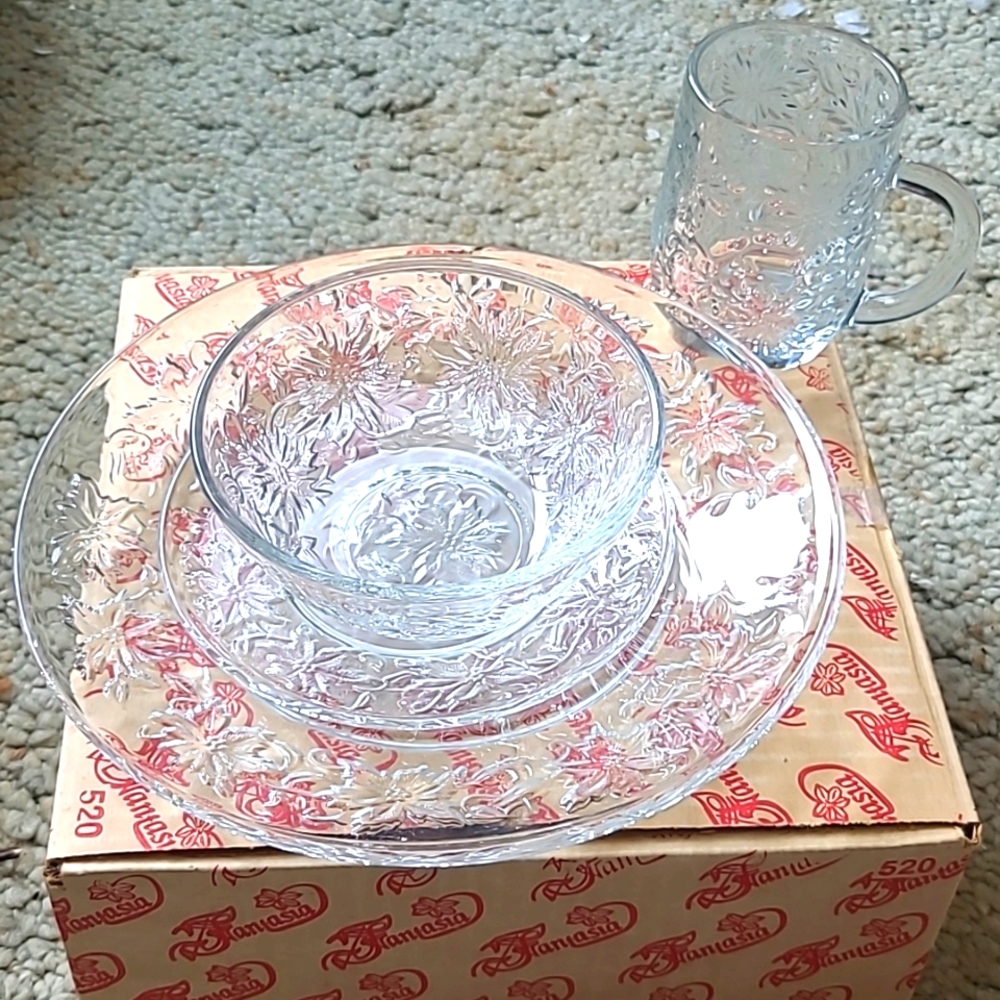 Fantasia dinnerware 4 piece set